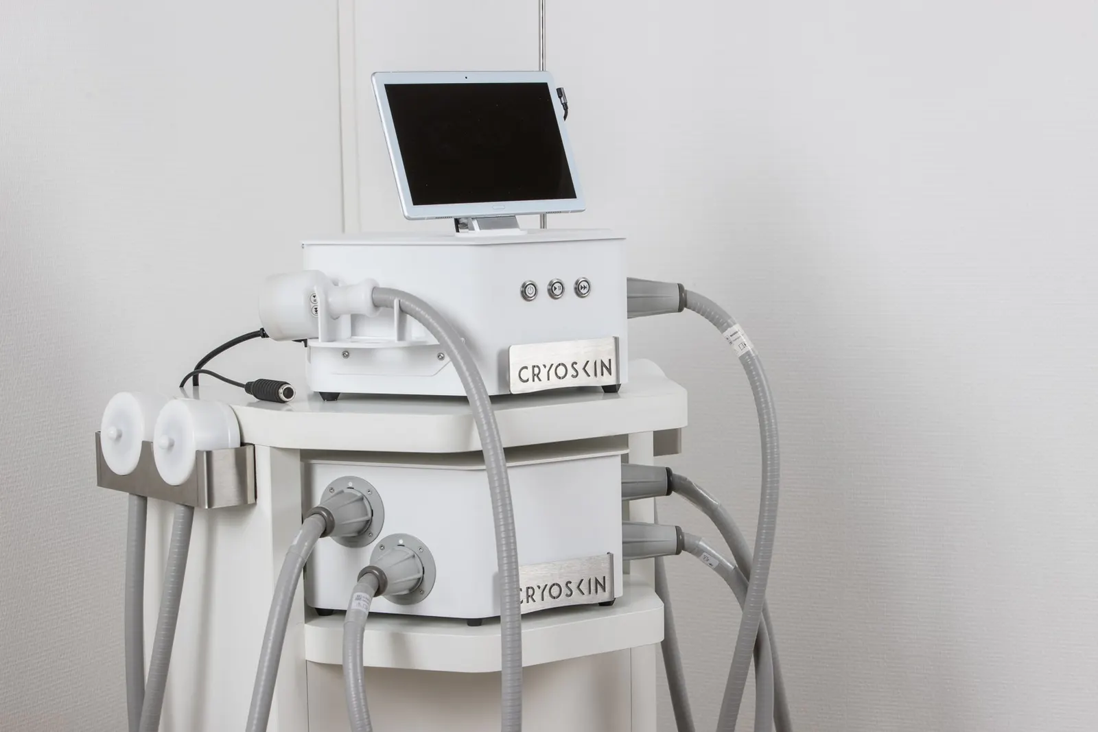 Cryoskin® Revolution installed in a spa room, distributed by DNA Distribution