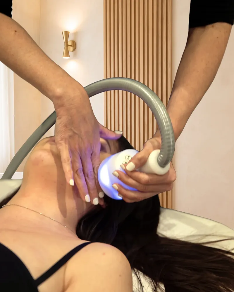 Cryoskin® Revolution facial session with the wand
