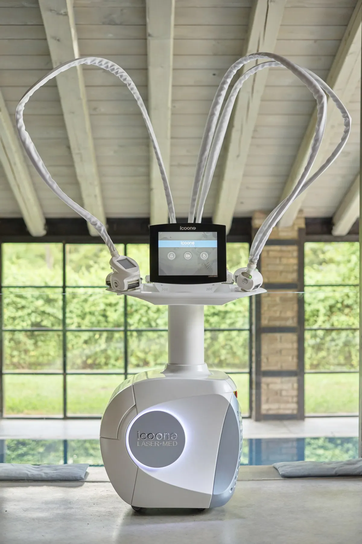 icoone® Laser-Med console beside a resort pool — i-Tech Industries
